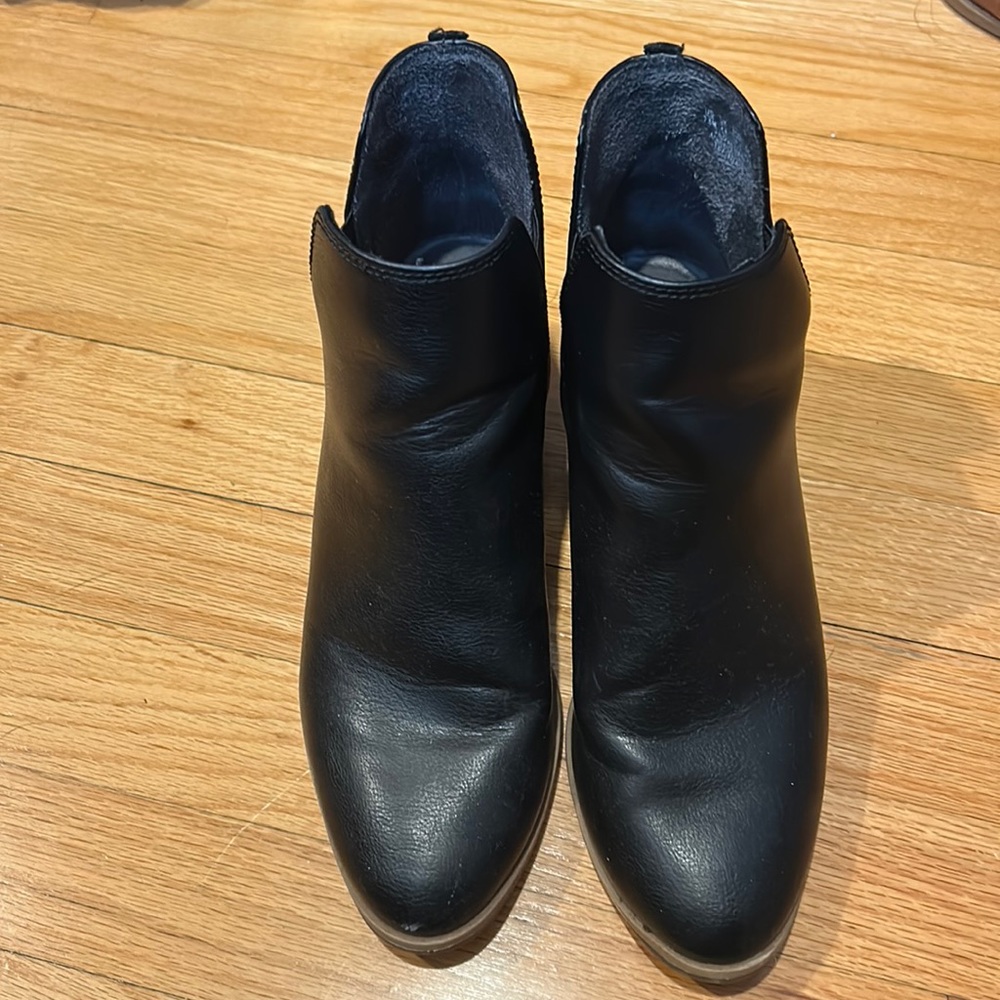 Dr. Scholl’s black booties